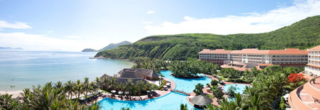 Vinpearl Resort Nha Trang lọt Top 10 khách sạn 5 sao hàng đầu Việt Nam