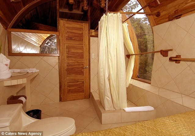 Các thiết bị trong phòng tắm đều đạt tiêu chuẩn khách sạn hàng đầu tại Costa Rica.