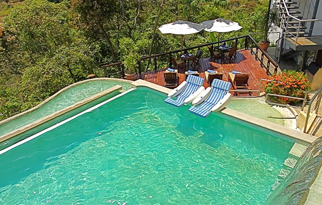 1. Gaia Hotel And Reserve, Costa Rica: Khách sạn sang trọng 29 phòng này nằm trên sườn đồi của một khu bảo tồn thiên nhiên rộng gần 57.000 m2. Gaia đem lại cho du khách cảm giác riêng tư cùng với dịch vụ tuyệt hảo. Các phòng ở đây đều rộng rãi, thoáng mát, với ban công hướng ra khu rừng xanh tươi.