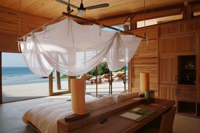 Six Senses Côn Đảo đã đoạt giải Công trình xây dựng và thiết kế xuất sắc nhất thế giới dành cho loại khách sạn dạng nhỏ tại giải thưởng International Commercial Property Awards 2010.