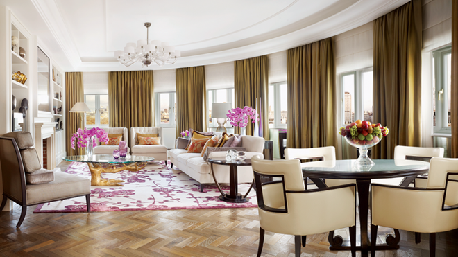Phòng tầng thượng ở khách sạn Grand Hyatt Cannes Martinez, Pháp: Là một trong những phòng khách sạn lớn nhất châu Âu, thiên đường xa xỉ này có hai nhà tắm ốp cẩm thạch, khu ăn tối và phòng khách rộng rãi, các phòng ngủ theo phong cách Art Deco. Ảnh: Wanderingpioneer.