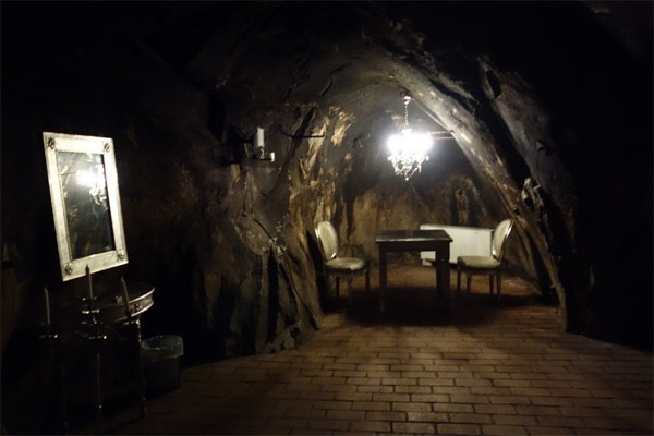 Khó tin khách sạn sang trọng nằm sâu trong mỏ bạc dưới lòng đất ở Thụy Điển 