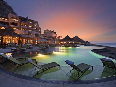 Khách sạn Amankila thuộc đảo Bali Indonesia