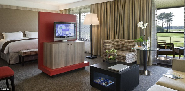  Nội thất bên trong khách sạn Golf du Medoc - nơi ĐT Bỉ sẽ lưu trú khi thi đấu vòng bảng VCK Euro 2016. 