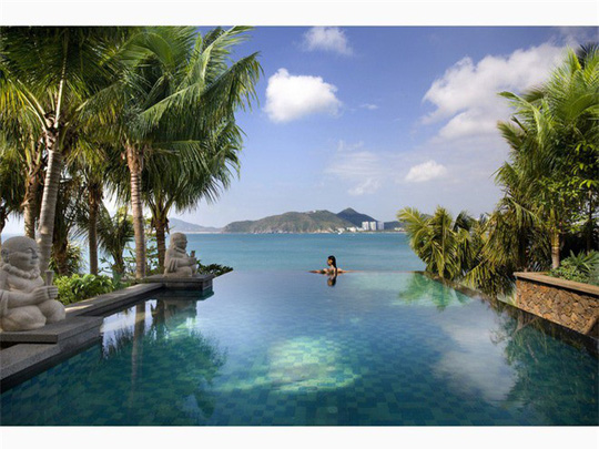 Top bể bơi vô cực đẹp nhất châu Á: Một khách sạn ở Cam Ranh được vinh danh - Ảnh 1.